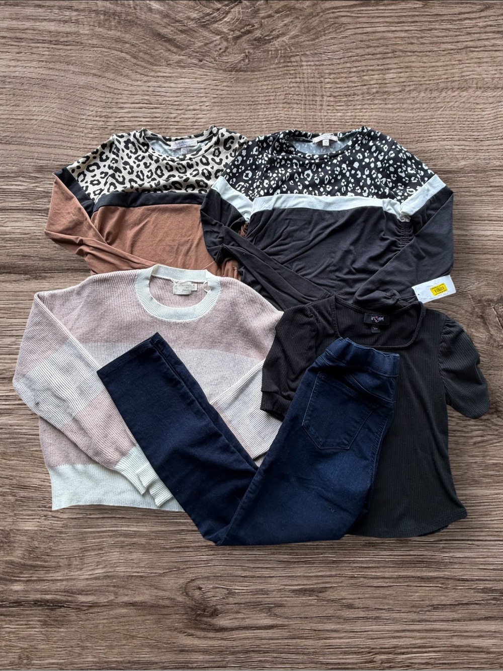 Girls Lot of 5 Matching Pieces Size Medium